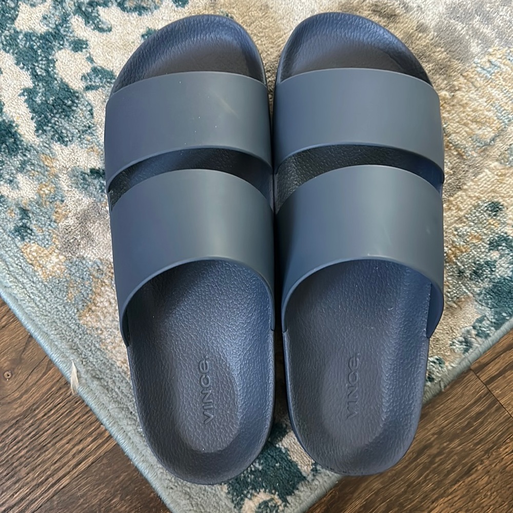 ☀️New without tags Vince slides size 12